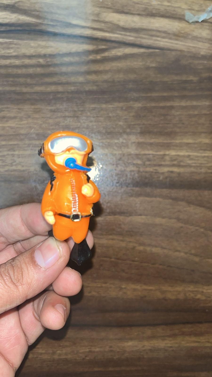 "Cute Diving Fish Tank Decorative Ornaments  (Assorted Pack of 2)"