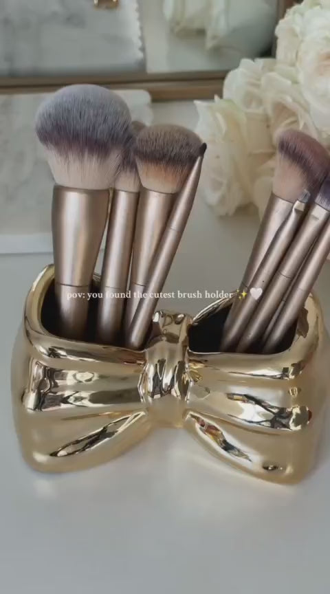 Elegant Bow Shaped Organizer for Makeup Accessories